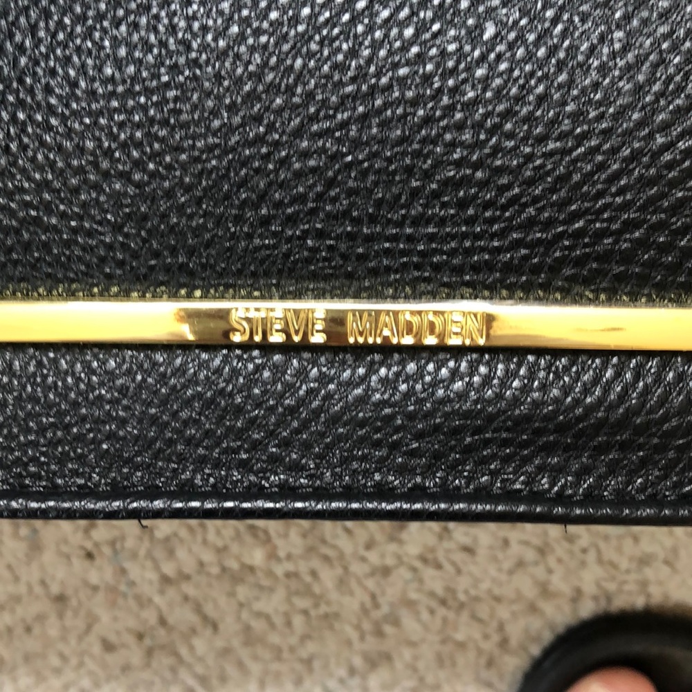 NWOT STEVE MADDEN Cross/Messenger bag (Vegan) - Picture 2 of 16